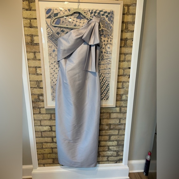 sachin and babi Bonnie one shoulder bow structured dress in silver - Picture 3 of 8